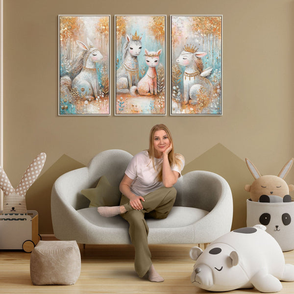 Gemälde "Königliche Einhörner" märchenhaftes Triptychon in einer goldenen Pastellpalette